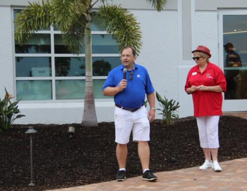 Mike Purvis Addresses Golfers